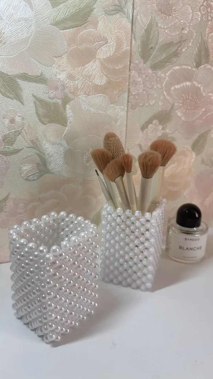 Aesthetic Pearl Makeup Brush & Pen Holder