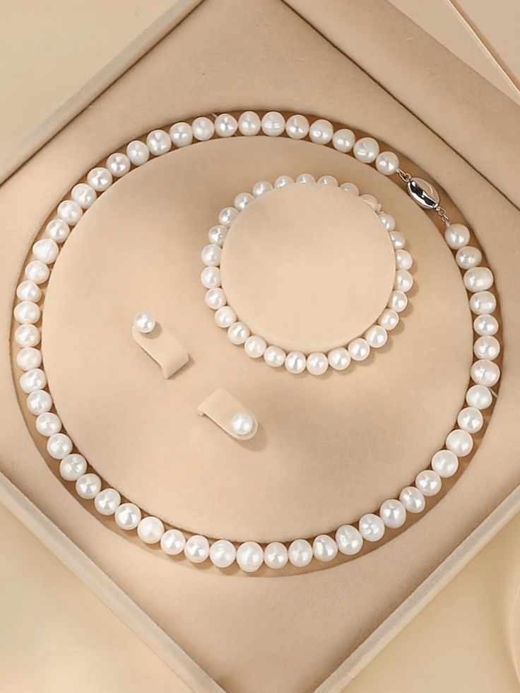 Luxe Pearl Jewelry Set – Necklace, Bracelet & Earrings